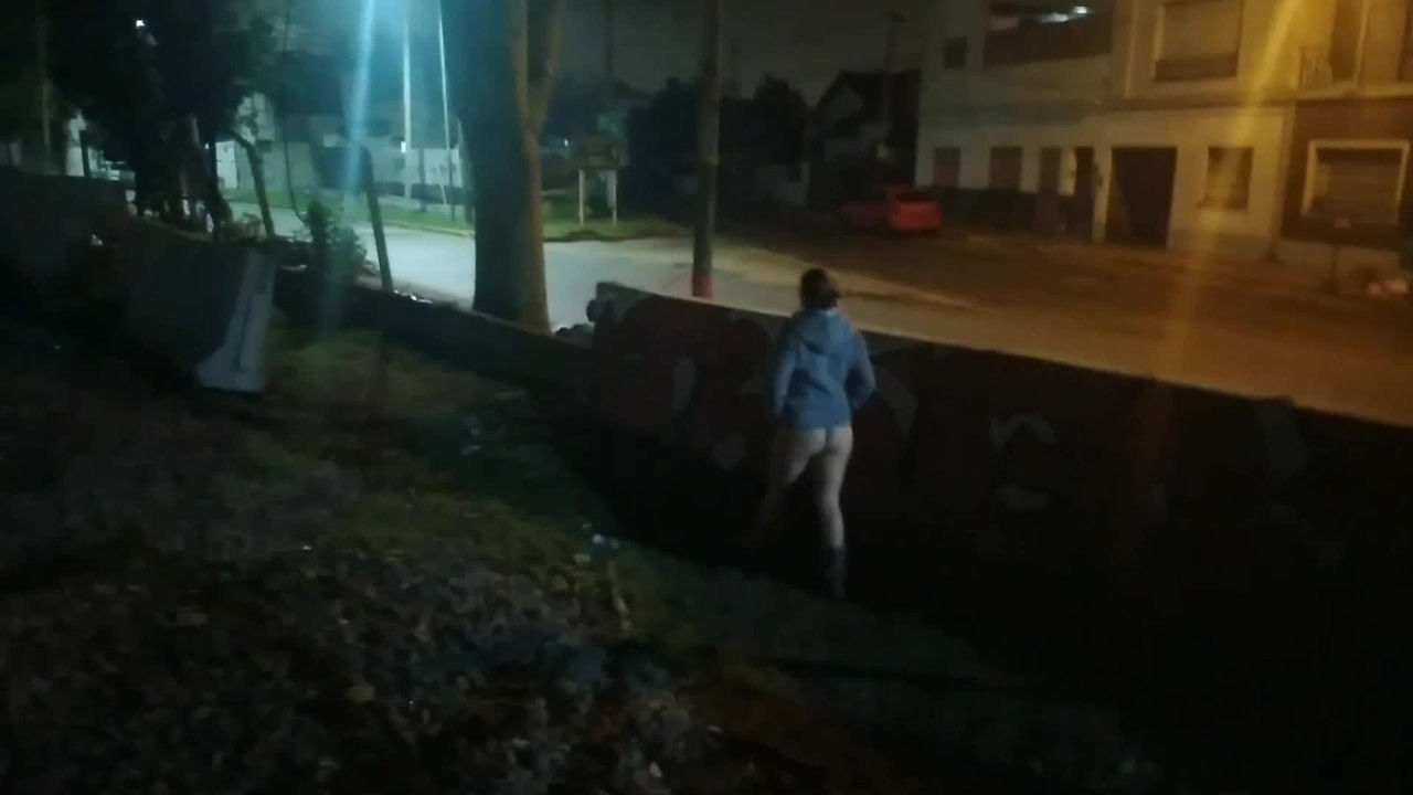 girl flashing naked in the street fucking in public voyeurs and ...