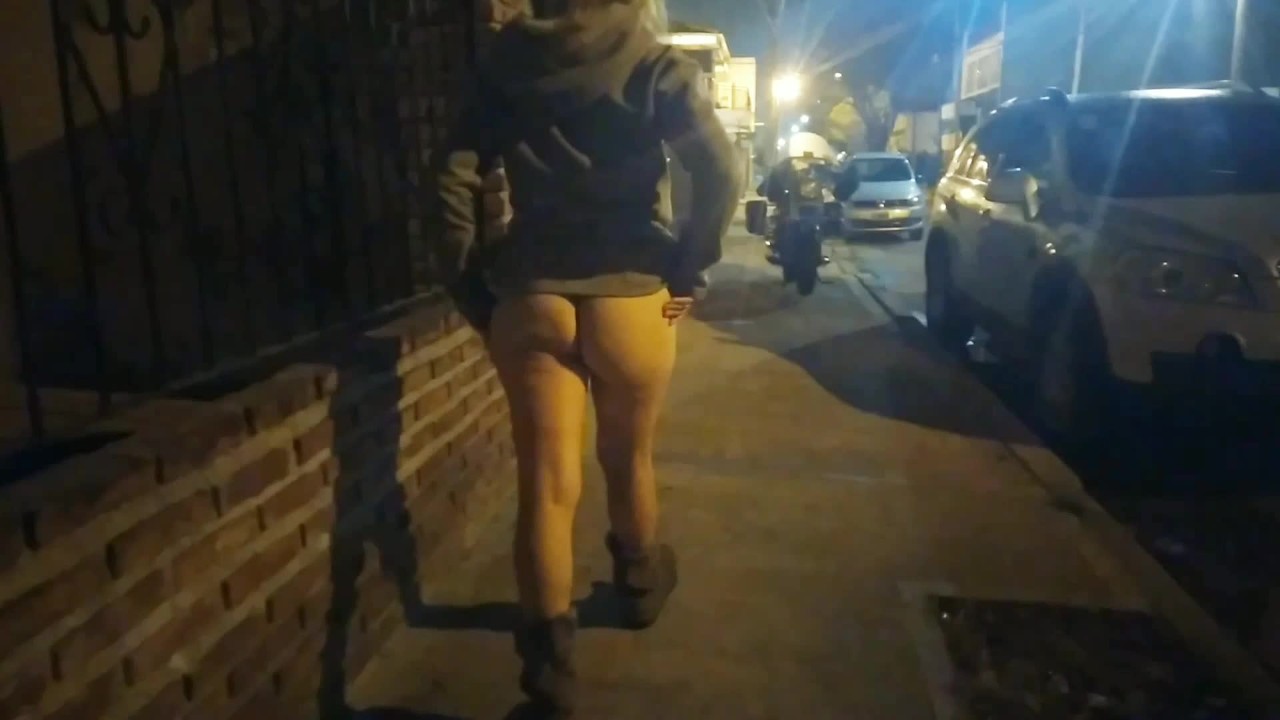 girl flashing naked in the street fucking in public voyeurs and ...