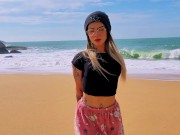 Pedi para um desconhecido me filmar na praia, Paguei ele com um boquete bem molhado! 1/16