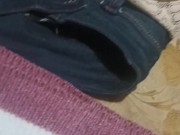 Cuándo mi esposo me da permiso y le traigo un regalito en mi interior le traigo lechita de mi amante 1/16