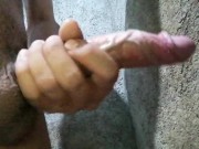 Estoy caliente y me masturbo