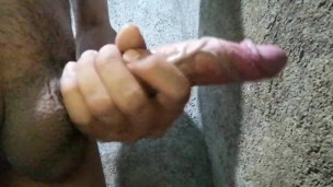 Estoy caliente y me masturbo