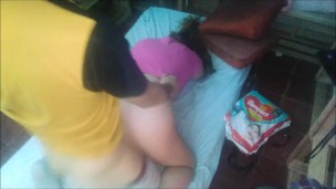 de perrito con mi novia por la noche