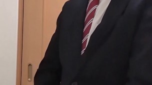 仕事帰りのリーマンがゴムの中に溜めた精液をぶっぱなす！！【サンプル動画】