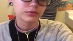 emo slut’s toilet time