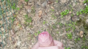 Italian teen jerks off his uncut cock and sprays cum everywhere at a public park 💦