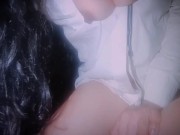 El doctor se pone cachondo mientras su empleada doméstica descansa en la habitación 8/16