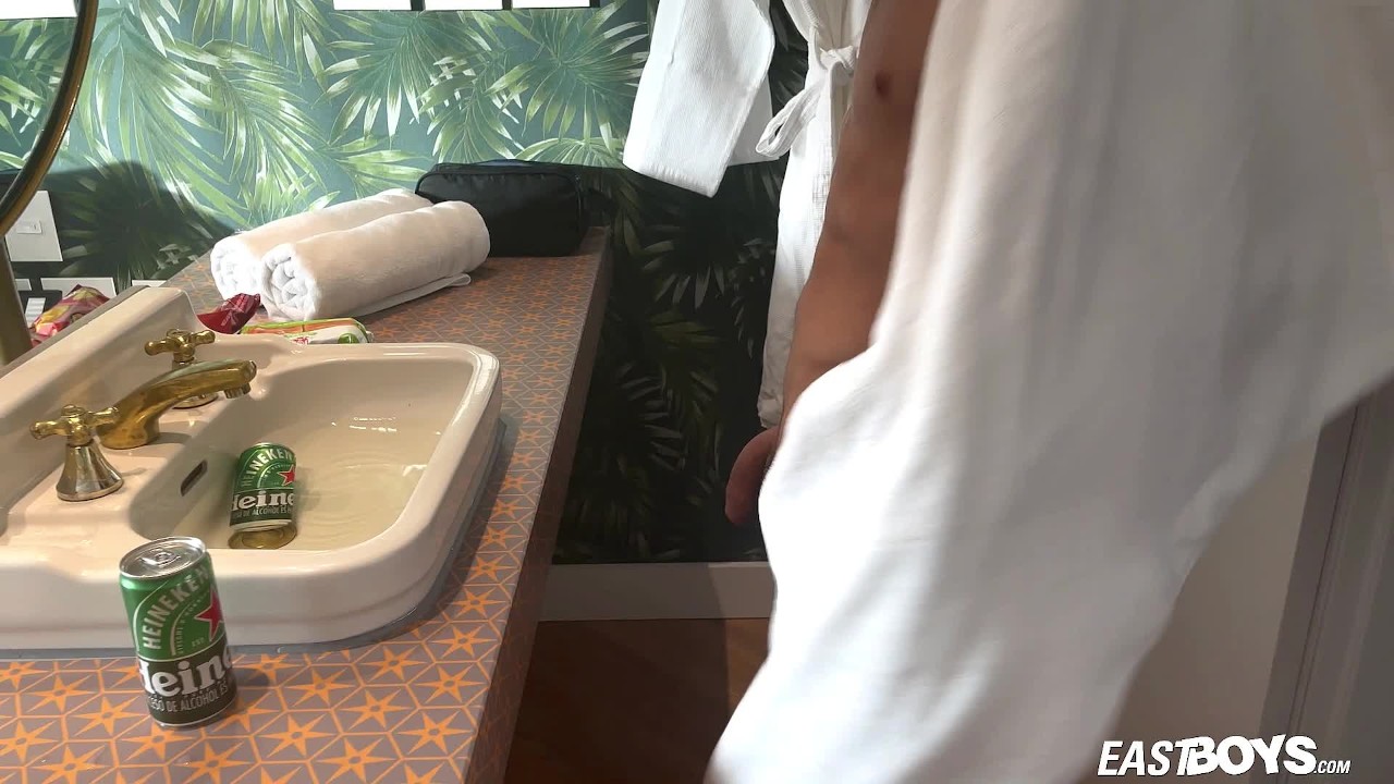 As promised we have a sequel with Calvin Junior ready for you! We took Calvin to our hotel room to experience proper handjob - RedTube