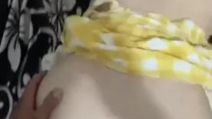 Hermosa chica es follada después de una noche de copas🍷