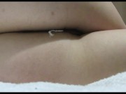 Дрочу без рук с тампоном внутри во время месячных, сильный оргазм крупным планом - Screenshot 13 of 16 - Grool