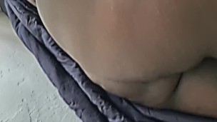 Thick femboy shakes ass