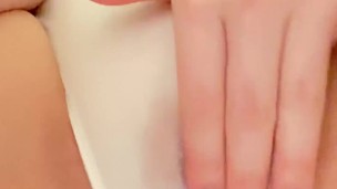 خانم معلم سکسی تهرانی خودارضایی میکنه - Hot Asian Teacher masturbates after class