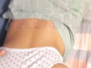 Le meto dos dedos y mi verga al mismo tiempo a mi hermanastra