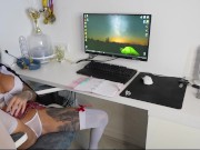 Школьница с большими сиськами отсосала у препода за оценку 2/16