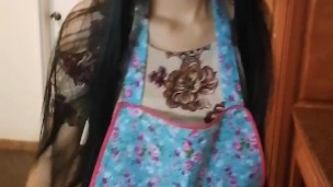 Atrapo a la CHICA DE LA LIMPIEZA ROBÁNDOME DINERO y ME LA FOLLO