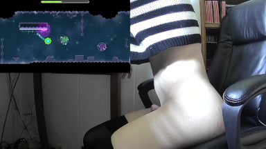 Femboys rides thrusting buttplug until he beats a geometry dash level