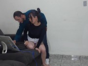 casada sozinha em casa de mini saia! recebe técnico safado de pau grande! 4/16