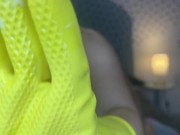 mi fetiche favorito es ponerme mis guantes y masturbarme con ellos hasta llegar al climax 12/16