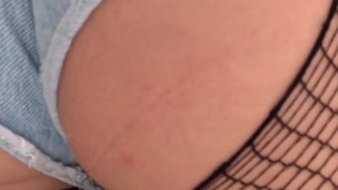 HILDE_FRENCH - GROS CUL DANS UN JEAN SÉRRÉ