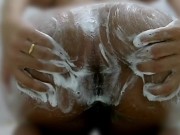 Big booty wife seducing with her huge ass at shower 3/16