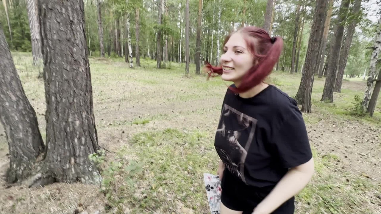 Девушка В Лесу Попросила Показать Дорогу. Заблудилась И Даже Не Поняла Как Отсосала Незнакомцу. - RedTube