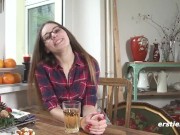 Ersties -Künstlerin Lena aus Berlin steht auf geile Technik 2/16