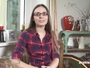 Ersties -Künstlerin Lena aus Berlin steht auf geile Technik 8/16