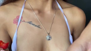 Le puse semen en sus fresas y le encanto la combinación 🍓