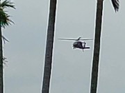 兩架直升機盤旋 15/16