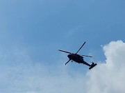 兩架直升機盤旋 6/16