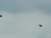 兩架直升機盤旋 8/16