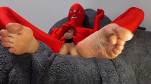 sexy oily male wrinkled soles!! worship my sexy wrinkled soles