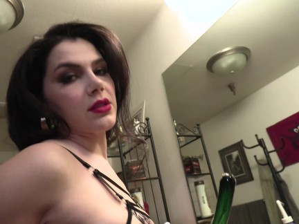 All the reasons Valentina Nappi is your favorite Italian teacher.