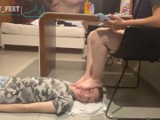 Barefeet foot worship