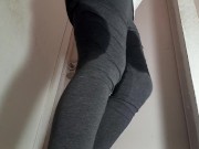 No aguante las ganas y orine toda mi ropa 16/16