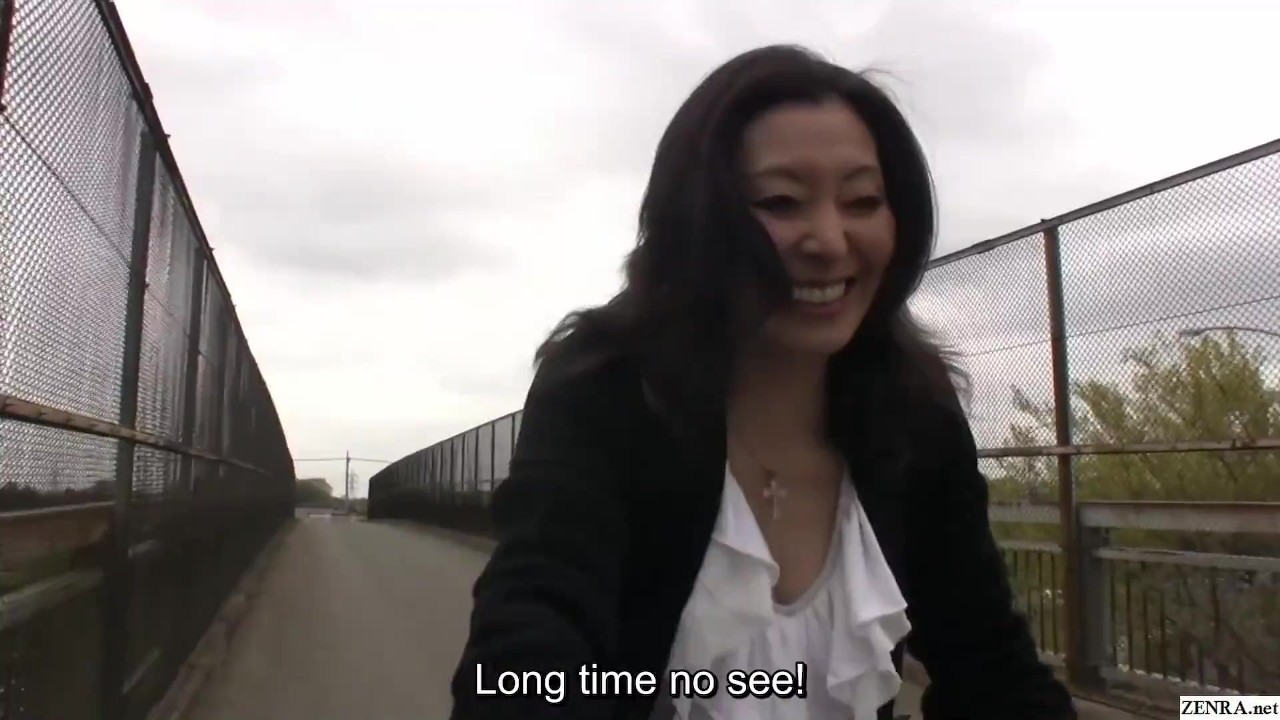 Mature Japanese hostess club mistress takes time off from managing her stable of girls to meet a camera-wielding JAV director - 無料セックスビデオ - RedTube