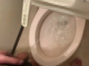 【マゾちんぽのおしっこ放出動画！！♡】全裸ではないけど、1分くらいおしっこ出ました！勃起してないちんちんから勢いよく出てるの見てください！！♡