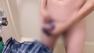 JK制服をトイレに連れ出して内緒でぶっかけ射精【日本人・素人】 女子高生制服JKオナニーお風呂