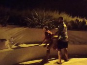 Sesso in spiaggia pubblica (con guardone) 10/16