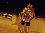 Sesso in spiaggia pubblica (con guardone) 5/16