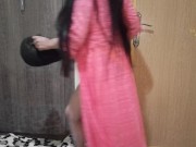 فيلم عربي اباحي قصير، دقيت الباب على خالتي في الشومبر تعطيني حوايجي I Fucked my Aunt in her room 3/16