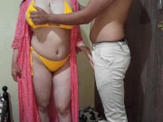 فيلم عربي اباحي قصير، دقيت الباب على خالتي في الشومبر تعطيني حوايجي I Fucked my Aunt in her room 9/16