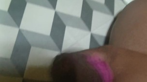 Me masturbo con la tanga de mi amiga que le robe