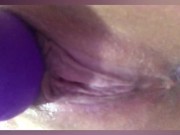 se masturbando até gozar com seus brinquedos buceta muito molhada 10/16