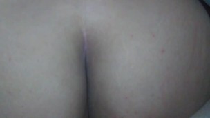 Puta Gina baja la guardia y es follada por descuidada