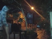 flashing desnuda por la ciudad enseña coño sexo anal en publico en la calle atrapados voyeur