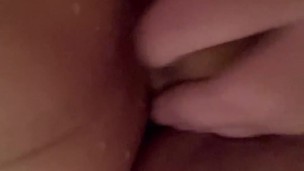 Roberta Rides uses a small Dildo