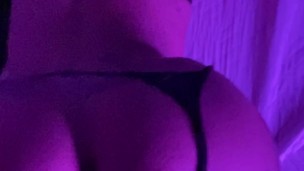 esclava amarrada se le comen esa chochota !!!