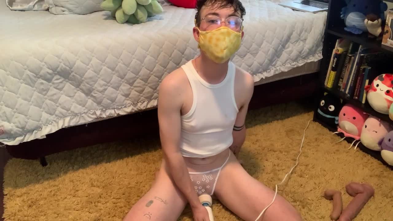 FTM TEEN VIRGIN RIDES DILDO AND CUMS HARD - Free Sex Video - RedTube