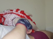 Finge ser una santa pero esa tanga y su forma de dar sentones la delata